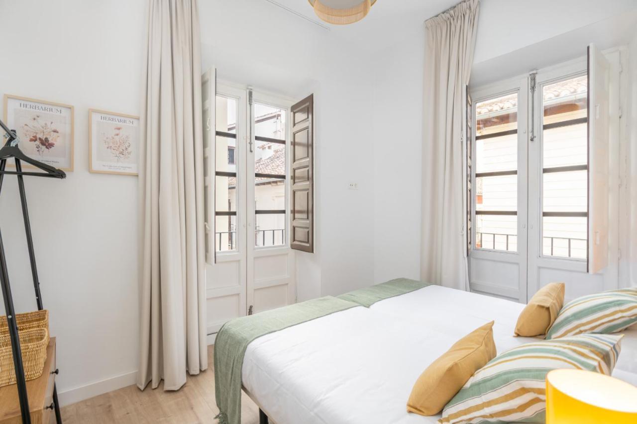 Apartamentos Luna Suites Palacio Dorita Granada Exteriör bild